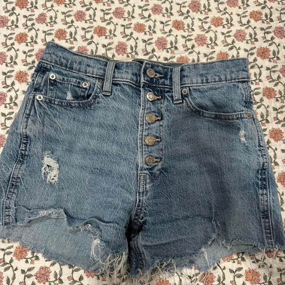 Gap High Rise Shoorts - Picture 3 of 4